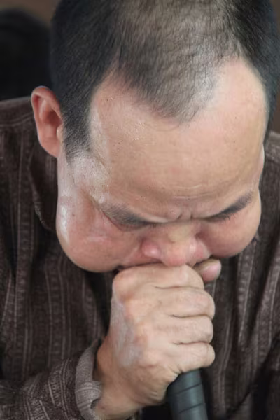 Nhọc nhằn mưu sinh bên "hỏa ngục" giữ nghề thổi thủy tinh ảnh 4 Nhọc nhằn mưu sinh bên "hỏa ngục" giữ nghề thổi thủy tinh ảnh 4