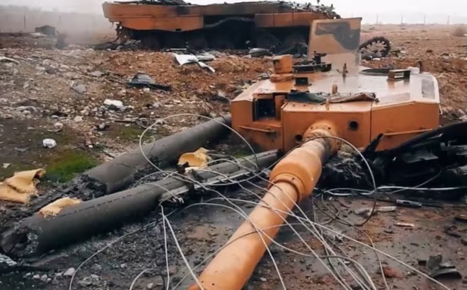 Xe tăng Leopard 2A4 bị bắn cháy tại chiến trường Syria Xe tăng Leopard 2A4 bị bắn cháy tại chiến trường Syria