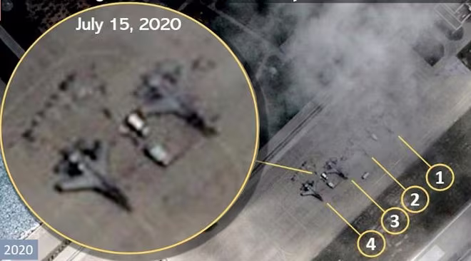 4 tiêm kích có thể là J-11 của Trung Quốc triển khai trái phép trên đảo Phú Lâm thuộc quần đảo Hoàng Sa của Việt Nam. Ảnh: CNES.