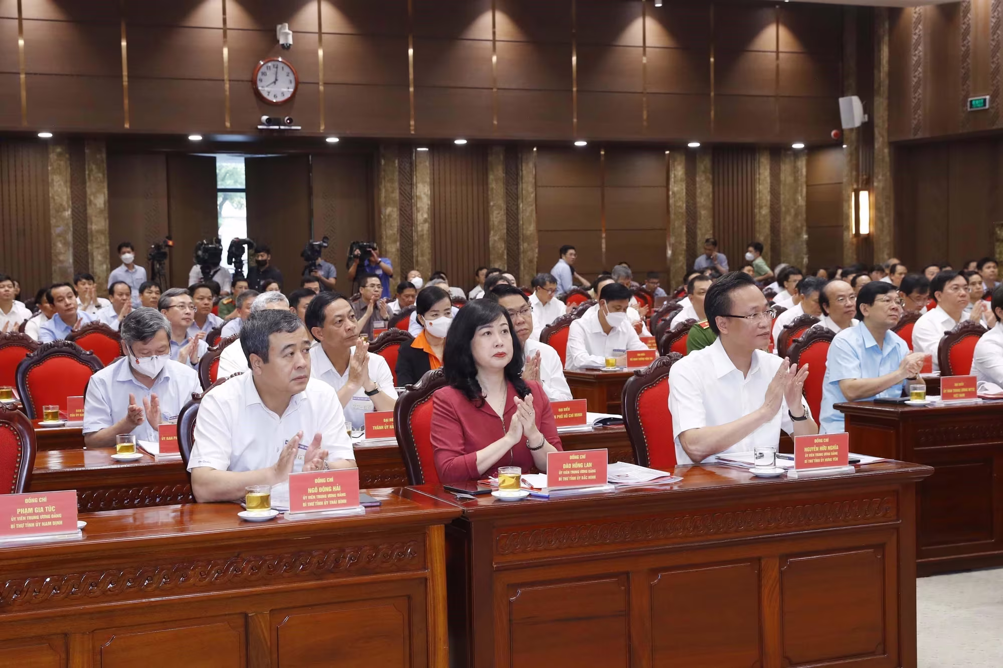 Các đại biểu tham dự hội nghị Các đại biểu tham dự hội nghị