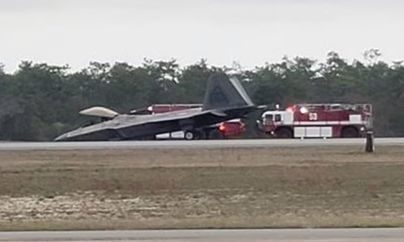 Chiếc F-22 Raptor vừa gặp nạn Chiếc F-22 Raptor vừa gặp nạn