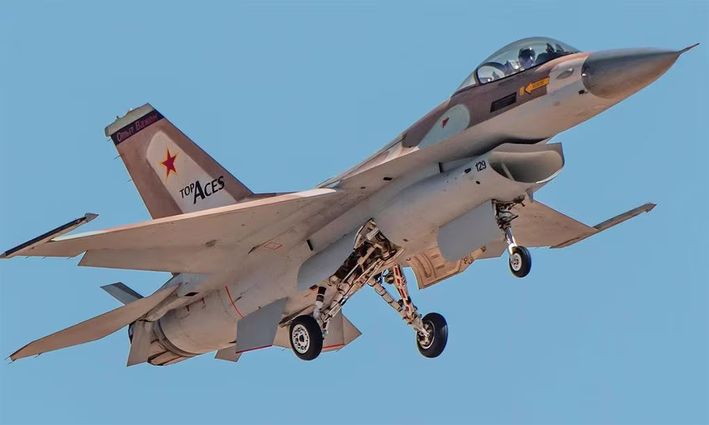 Tiêm kích F-16A Netz của công ty Top Aces Tiêm kích F-16A Netz của công ty Top Aces