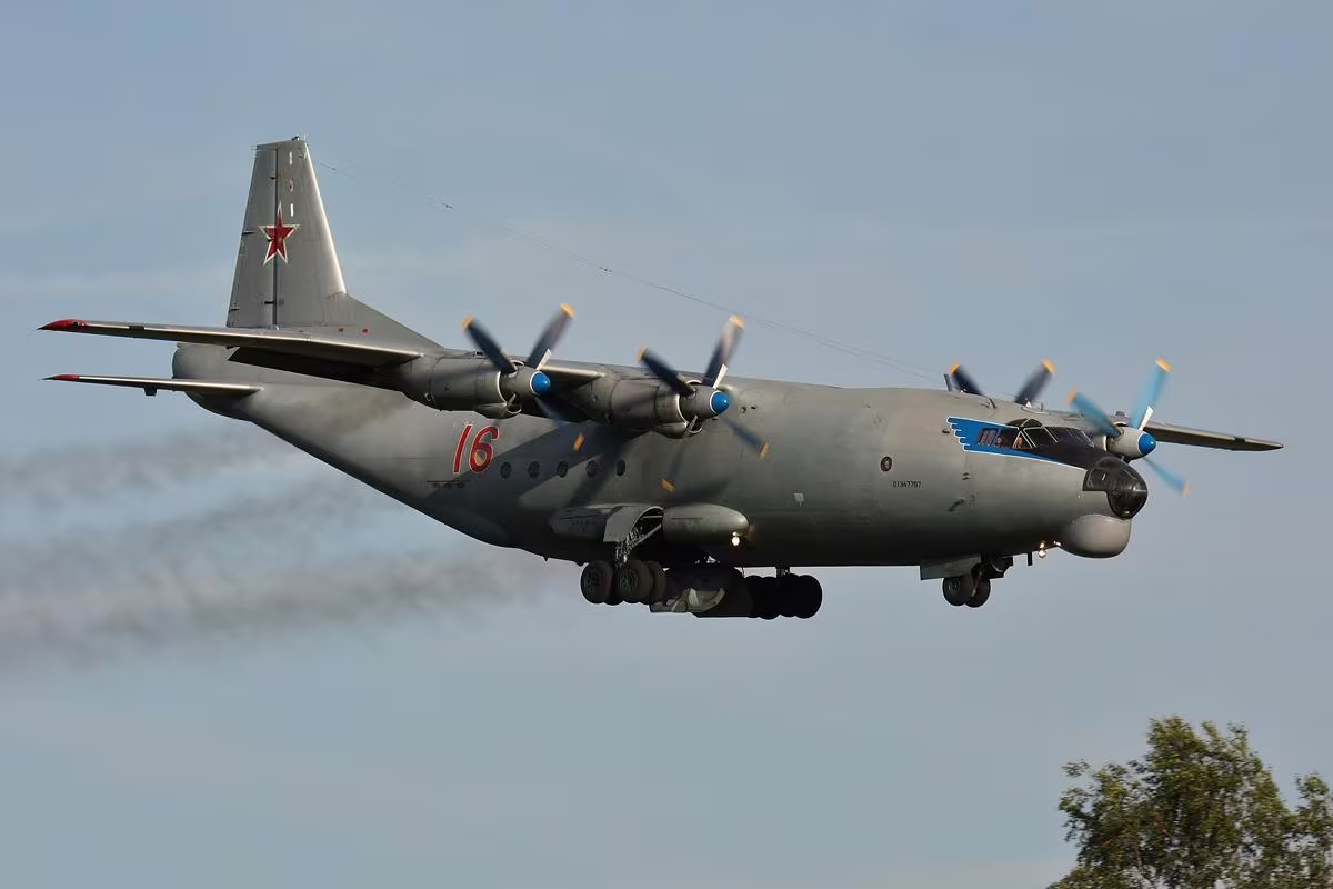 Máy bay vận tải An-12 Máy bay vận tải An-12