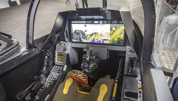 Buồng lái hiện đại của tiêm kích JAS-39 của Thụy Điển Buồng lái hiện đại của tiêm kích JAS-39 của Thụy Điển