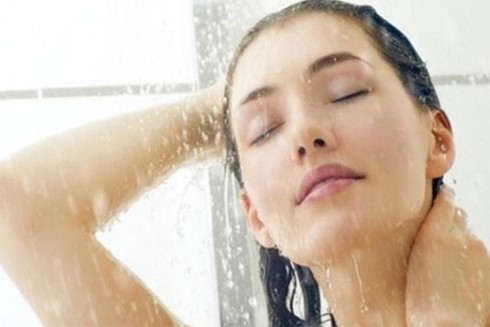 Thời gian tắm tốt nhất cho sức khỏe là bao lâu?