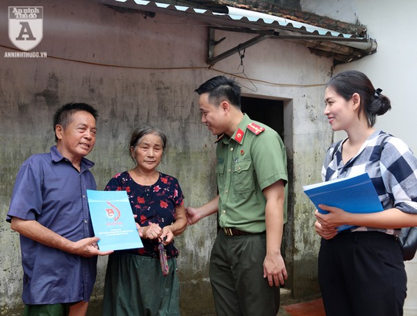 Tuổi trẻ Công an Thủ đô chung tay cùng người dân vùng lũ