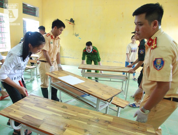 Tuổi trẻ Công an Thủ đô chung tay cùng người dân vùng lũ