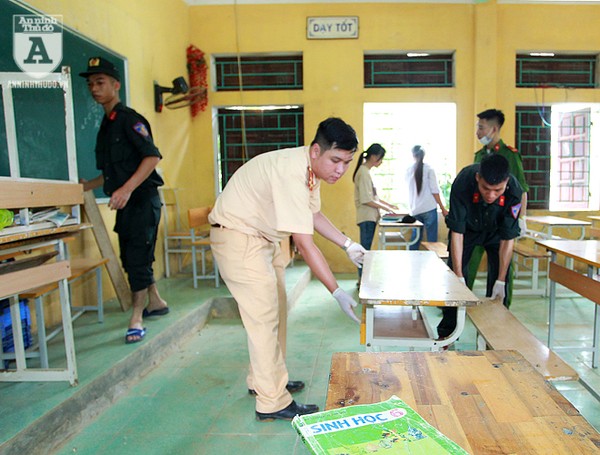 Tuổi trẻ Công an Thủ đô chung tay cùng người dân vùng lũ