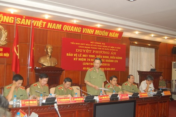 Thứ trưởng Tô Lâm chỉ đạo, yêu cầu các lực lượng phải đảm bảo tuyệt đối ANCT, an toàn cho lễ mít tinh, diễu binh, diễu hành kỷ niệm 70 năm Quốc khánh 2-9