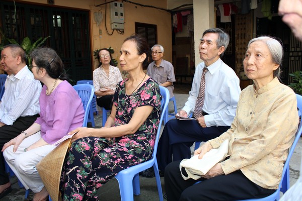 Những trường hợp được cấp CMND mẫu mới 12 số tại chỗ chủ yếu là người già yếu, bệnh tật, đi lại khó khăn, cán bộ lão thành cách mạng tuổi cao có nhu cầu được hỗ trợ làm thủ tục cấp CMND
