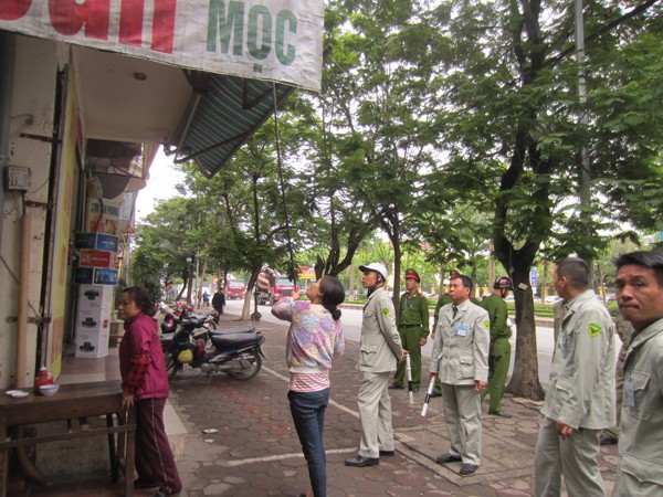 Gắn trách nhiệm của CSTT và CSKV trong giữ gìn trật tự văn minh đô thị ảnh 4