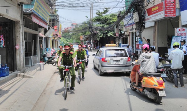 "Quay đều, quay đều" cùng màu áo xanh Cảnh sát trật tự ảnh 2
