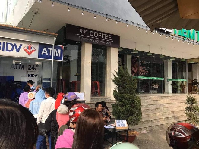 Gần Tết, nhu cầu rút tiền mặt tăng hơn gấp đôi