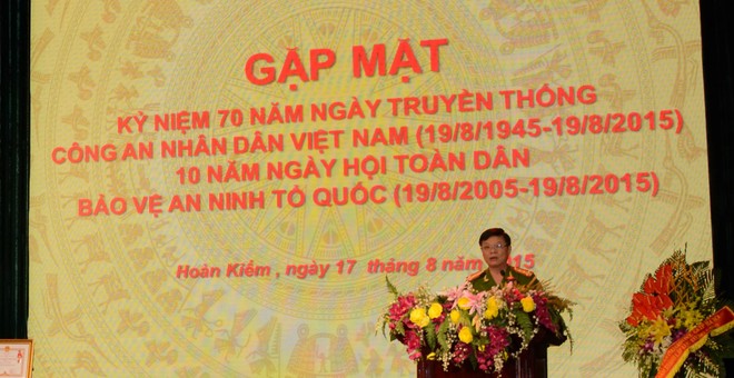 Đại tá Đào Thanh Hải, Phó Giám đốc CATP Hà Nội phát biểu tại buổi gặp mặt