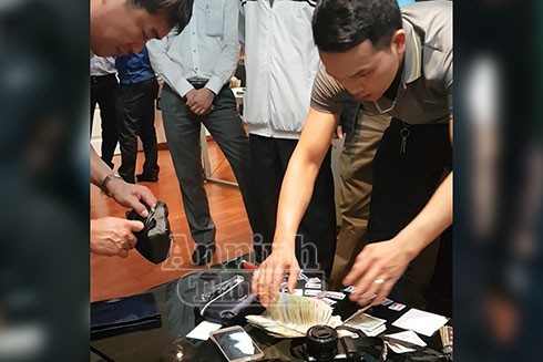 Chỉ tính riêng tại Việt Nam, chúng đã ra tay trộm cắp trót lọt 12 vụ, rải khắp các tỉnh thành