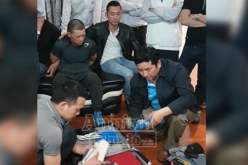 Tại một căn phòng cho thuê trong khu đô thị Ciputra, Công an đã thu giữ một số lượng lớn tiền mặt, các đối tượng chia nhau sau khi trộm cắp thành công số tiền 1,6 tỷ đồng