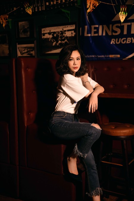 Sau thời gian khá dài ở Mỹ và ít xuất hiện trong các chương trình, hoạt động của showbiz Việt, gần đây, Victoria Phương Nguyễn thường xuyên về nước tham gia vào các chương trình thiện nguyện.