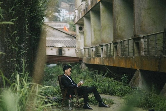 Trang Pháp buông lơi vai trần chờ đợi Rapper Mr.T ảnh 5
