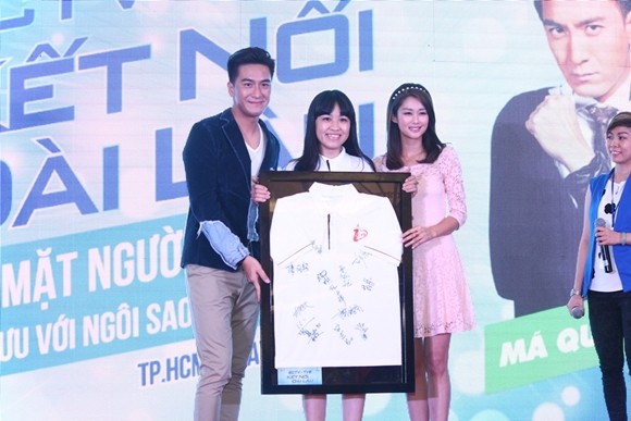 Mã Quốc Minh - Sầm Lệ Hương "quậy" hết mình cùng người hâm mộ ảnh 4