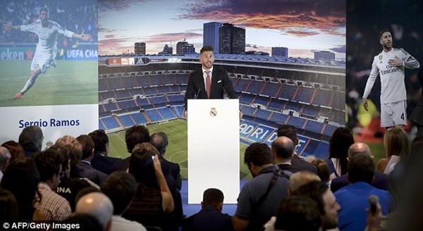 Real Madrid họp báo hoành tráng giới thiệu Ramos gia hạn hợp đồng ảnh 15