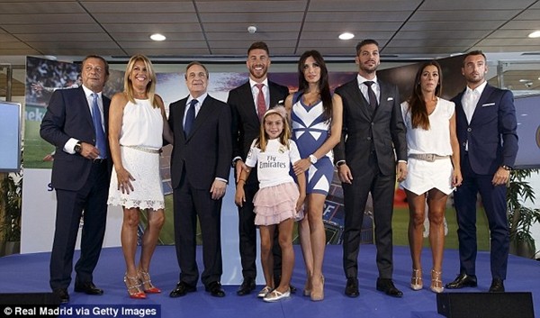Real Madrid họp báo hoành tráng giới thiệu Ramos gia hạn hợp đồng ảnh 13
