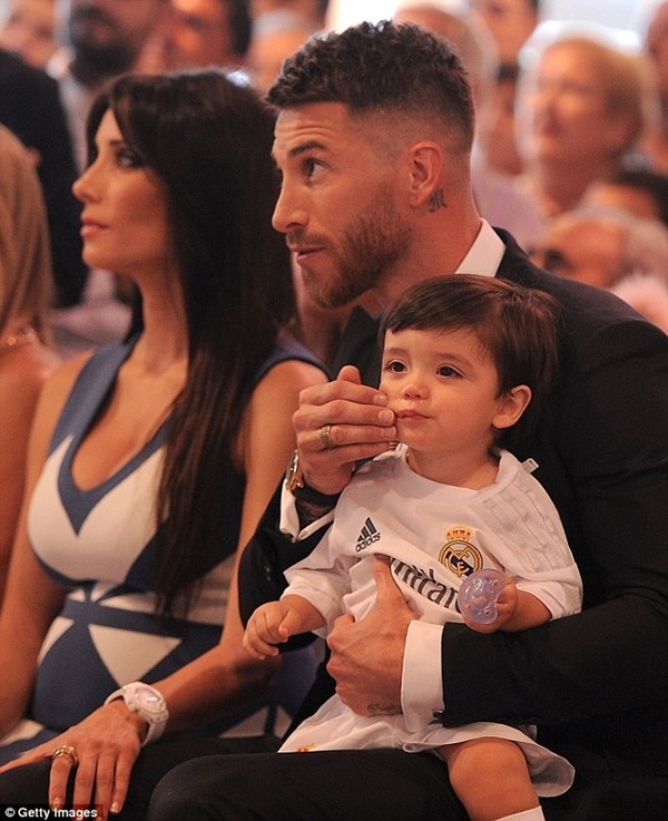 Real Madrid họp báo hoành tráng giới thiệu Ramos gia hạn hợp đồng ảnh 11