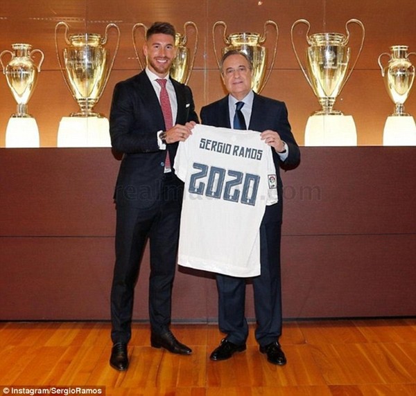 Real Madrid họp báo hoành tráng giới thiệu Ramos gia hạn hợp đồng ảnh 3