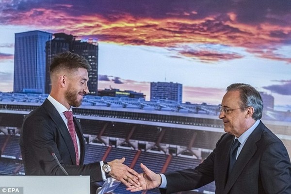 Real Madrid họp báo hoành tráng giới thiệu Ramos gia hạn hợp đồng ảnh 8