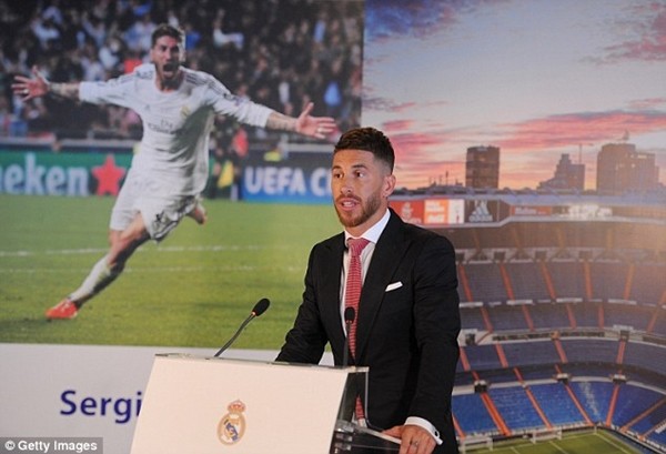 Real Madrid họp báo hoành tráng giới thiệu Ramos gia hạn hợp đồng ảnh 16