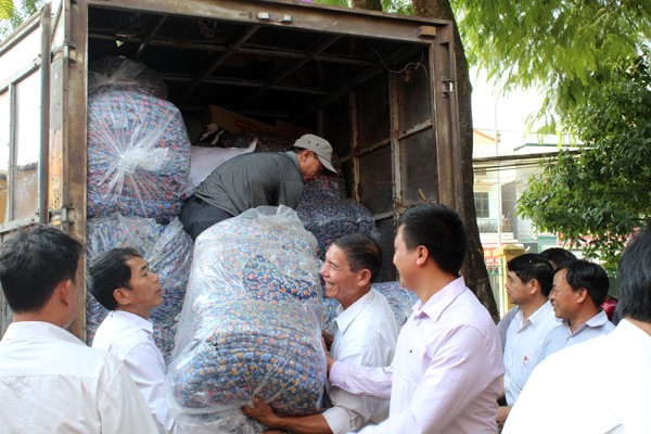 Báo ANTĐ cùng các nhà hảo tâm mang hơi ấm đến vùng cao Sơn La ảnh 2