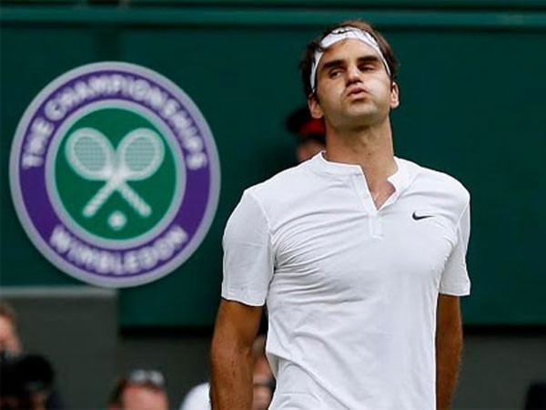 Federer thi đấu kiên cường nhưng không thể tạo nên bất ngờ. Ảnh: Reuters