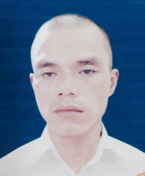 Tối 11-8, CAH Thanh Trì đã nhận được đơn trình báo của anh Nguyễn Văn Đ. làm nghề lái xe taxi về việc anh bị hai đối tượng cướp điện thoai tại khu vực cầu Dậu, xã Thanh Liệt. Nhận được trình báo trên, CAH Thanh Trì đã chỉ đạo Đội CSHS vào cuộc, truy bắt thủ phạm. Căn cứ vào lời khai của nạn nhân, kết hợp với các biện pháp nghiệp vụ, cơ quan Công an đã xác định đối tượng gây án là Khánh và Hiệu. Đối tượng Hiệu Ngày 13-8, Công an huyện Thanh Trì đã bắt được 2 đối tượng khi chúng đang lẩn trốn tại địa bàn phường Ngọc Khánh, quận Ba Đình. Tại cơ quan Công an, hai đối tượng khai nhận như sau: Khoảng 12 giờ tối 11-8, đối tượng Khánh đã bắt xe taxi hãng Thanh Nga tại phố Nguyễn Lương Bằng, quận Đống Đa sau đó vòng ra hồ Ngọc Khánh gặp bạn nhưng thực chất đó chỉ là “bài diễn” để chờ thời cơ gây án. Tại đây, đối tượng Khánh nói với anh lái xe taxi Nguyễn Văn Đ. do đột xuất bạn của y đã thay đổi địa điểm gặp gỡ tại dốc bệnh viện Phụ sản Hà Nội.