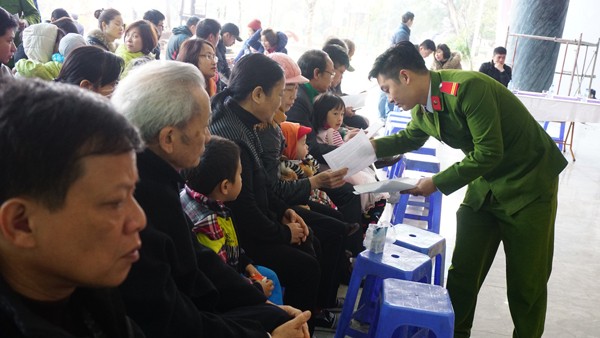Phát bình chữa cháy miễn phí, nâng cao kỹ năng PCCC, thoát nạn tại chung cư Nam Xa La ảnh 12