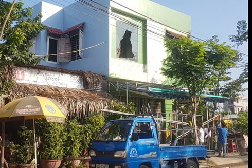 Ngôi nhà xảy ra cháy.