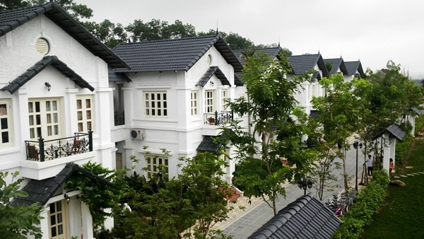 Khu villas "Phố Tây" tại Vườn Vua Resort & Villas