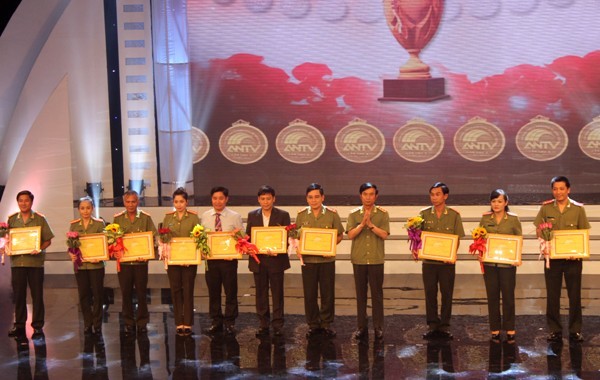 Bế mạc Liên hoan Truyền hình CAND lần thứ X ảnh 2