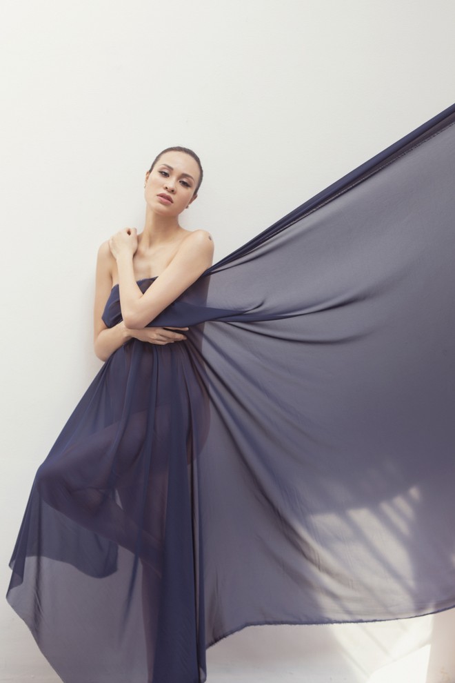 Siêu mẫu Phương Mai tung bộ ảnh "nude" trước khi sinh con