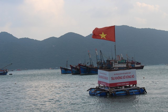 Vịnh Vũng Rô với con tàu không số và đường Hồ Chí Minh trên biển huyền thoại