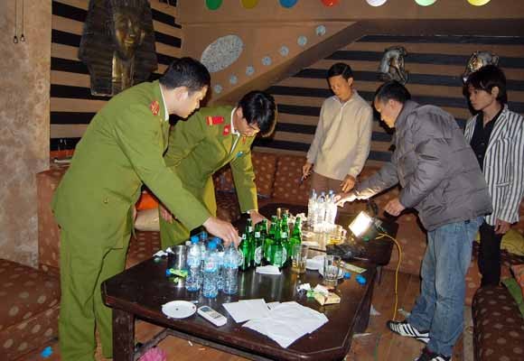 Phí cấp phép kinh doanh karaoke, vũ trường từ 10-12 triệu đồng ảnh 1