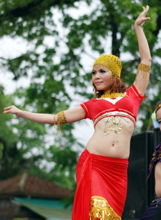 Cố đô Huế ngập tràn sắc màu văn hóa ảnh 11