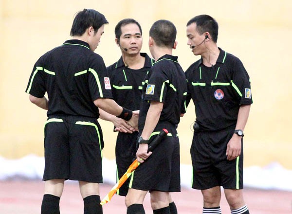 Chưa có kết luận vụ tổ trọng tài nghi nhận hối lộ 100 triệu đồng ảnh 1