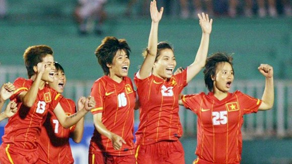 Giải ngân 3 tỷ đồng thưởng cho các tuyển thủ nữ ảnh 1