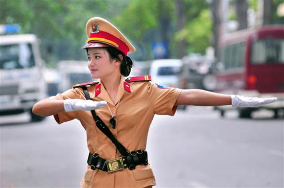 Triển lãm ảnh "Hà Nội - Thành phố vì hòa bình" ảnh 8