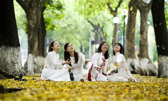 Triển lãm ảnh "Hà Nội - Thành phố vì hòa bình" ảnh 12