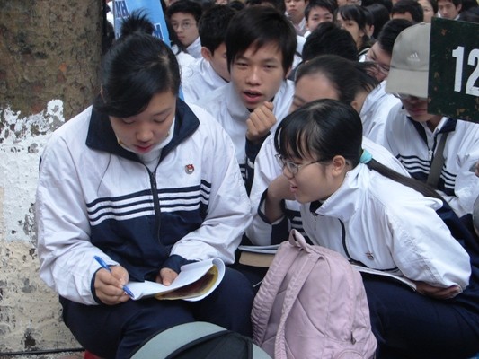 Bộ GD-ĐT đưa ra hạn cuối góp ý 2 phương án thi tốt nghiệp THPT ảnh 1