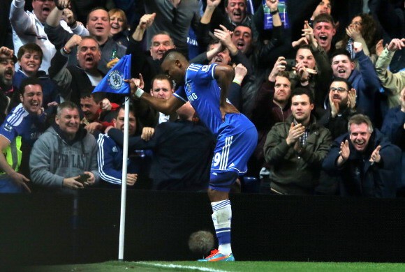 Eto'o thừa nhận HLV Mourinho… hơi mất trí ảnh 1