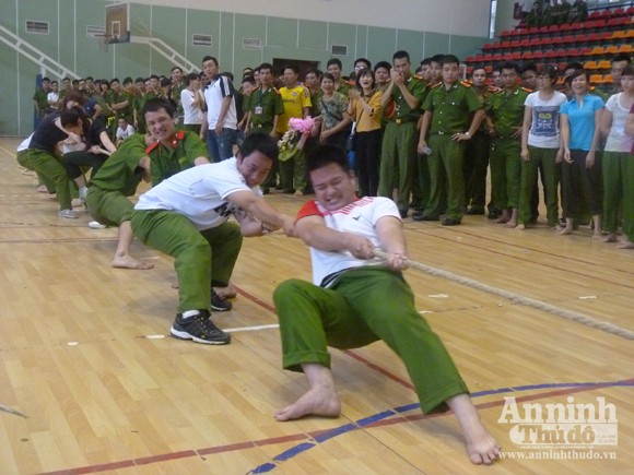 Cụm thi đua số 5 – CATP Hà Nội: Sôi nổi Hội thao thanh niên năm 2012 ảnh 3