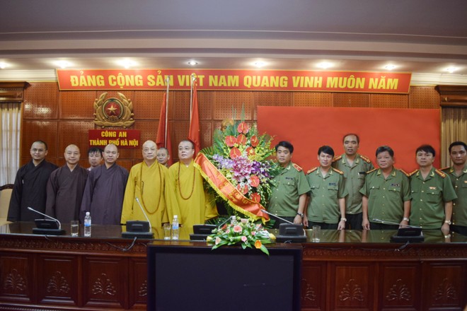 Giáo hội Phật giáo chúc mừng Công an Thủ đô nhân ngày truyền thống ảnh 1