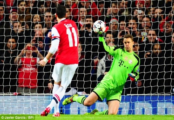 HLV Wenger kỳ vọng “tội đồ” Oezil tỏa sáng trên sân Bayern ảnh 1