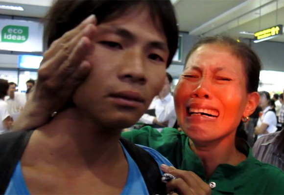 50 tên cướp biển, tay dao tay súng, xông vào chúng em ảnh 6